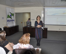 Os chefes dos 32 Núcleos Regionais de Educação do Paraná estão reunidos nesta terça (6) e quarta-feira (7) para discutir o planejamento educacional de 2016. As reuniões são em Curitiba, na sede do Núcleo Regional da Área Metropolitana Norte, no bairro Santa Cândida, e na Secretaria de Estado da Educação, na Vila Izabel. 