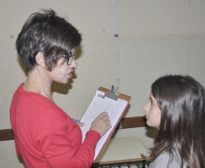 Os 1,1 milhão de alunos da rede estadual de ensino estão passando pela avaliação nutricional feita anualmente pela Secretaria de Estado da Educação do Paraná. Todos os estudantes da rede passam pela avaliação antropométrica. As medições de peso e altura começaram no dia 1º de outubro e seguem até o final do mês.