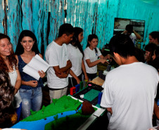O tema foi escolhido para conscientizar os estudantes e comunidade sobre a escassez de água própria para o consumo humano.