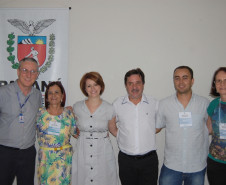 Escolas vencedoras do Prêmio Gestão CAF ganham cotas extras do Fundo Rotativo. Na foto, os diretores de escolas vencedores do Prêmio Gestão CAF, em Paranavaí.
Foto: SEED