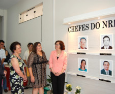 A secretária da Educação, professora Ana Seres, participou da inauguração da galeria de chefes do Núcleo Regional de Educação (NRE) de Campo Mourão, na sexta-feira (23). O evento contou com a presença de ex-chefes do Núcleo, de familiares e autoridades da região.