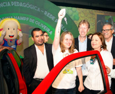 Estudantes e professores da rede estadual de ensino foram premiados nesta segunda-feira (26), em Pinhais, Região Metropolitana de Curitiba, por trabalhos feitos em sala de aula relacionados à sustentabilidade energética. A premiação é promovida pelo Programa Agrinho, da Federação da Agricultura do Estado do Paraná (Faep) e Serviço Nacional de Aprendizagem Rural (Senar).