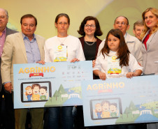 Estudantes e professores da rede estadual de ensino foram premiados nesta segunda-feira (26), em Pinhais, Região Metropolitana de Curitiba, por trabalhos feitos em sala de aula relacionados à sustentabilidade energética. A premiação é promovida pelo Programa Agrinho, da Federação da Agricultura do Estado do Paraná (Faep) e Serviço Nacional de Aprendizagem Rural (Senar).
