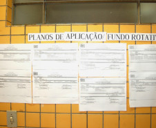 As escolas estaduais com as melhores gestões financeiras no Núcleo Regional de Educação de Maringá foram premiadas, na quinta-feira (22), dentro do projeto “Prêmio Gestão CAF”. O Colégio Estadual Helena Kolody, de Sarandi, ficou com a primeira colocação. Em segundo lugar ficou o Colégio Estadual Tania Varela, de Maringá, e em terceiro a Escola Estadual Irmã Maria Antona, de Sarandi. 