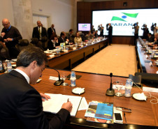 Richa lembrou que neste mês o governo vai aplicar um reajuste de 3,45% no salário do funcionalismo, além de pagar promoções e progressões para as duas maiores categorias de funcionários públicos do Paraná, professores e policiais militares