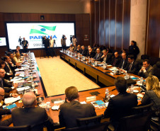 Richa lembrou que neste mês o governo vai aplicar um reajuste de 3,45% no salário do funcionalismo, além de pagar promoções e progressões para as duas maiores categorias de funcionários públicos do Paraná, professores e policiais militares