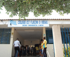 Das salas de aula do Colégio Estadual Flauzina Dias Viegas, em Paranavaí, na região Noroeste, não saem apenas bons alunos