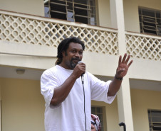 Profissionais da Secretaria de Estado da Educação se reuniram nesta terça-feira (10), em Curitiba, para debater as atividades que serão promovidas pelas escolas da rede estadual em alusão ao Dia da Consciência Negra, comemorado oficialmente no próximo dia 20. Durante a reunião também foi discutida a resolução das Nações Unidas para a Década Internacional de Afrodescendentes: reconhecimento, justiça e desenvolvimento.