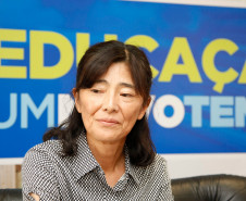 A supervisora educacional japonesa Shimauchi Mitsuko, do município de Toyohashi, visitou durante dois meses e meio escolas de Curitiba, Londrina, Maringá e Paranavaí e conheceu de perto um pouco do dia a dia das escolas paranaenses. “Esse contato foi importante para passar alguns conhecimentos e também conhecer novas ferramentas de trabalho que podemos utilizar no Japão”, disse Shimauchi Mitsuko, que é professora de Matemática.
