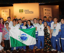 A delegação paranaense iniciou nesta sexta-feira (13), em Londrina, no Norte do Estado, a participação nos Jogos Escolares da Juventude 2015, etapa para jovens com idade entre 15 e 17 anos.

Os jogos envolvem mais de 3,7 mil estudantes de todo o País, na disputa das 13 modalidades. Contando as seletivas municipais e estaduais, o evento contempla mais de 2 milhões de jovens, representando 40 mil escolas públicas e particulares, de quase 4 mil cidades de todo o país.