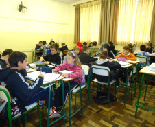 A professora Maria Rosana Zwieczykowski, de Língua Portuguesa, do Colégio Estadual Professor Dario Veloso, em Mallet, Centro-Sul do Estado, foi indicada na Categoria 6º ao 9º Anos