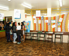 As escolas da rede estadual de ensino participaram nessa semana de uma série de atividades para a promoção, reflexão e homenagem ao Dia da Consciência Negra, celebrado oficialmente nesta sexta-feira (20). Durante o mês de novembro o tema da igualdade etnicorracial serviu de inspiração para trabalhos interdisciplinares em sala de aula e no cotidiano escolar. Na foto, a Escola Estadual Helena Dionysio, em Curitiba.