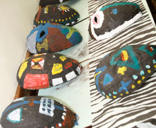 As escolas da rede estadual de ensino participaram nessa semana de uma série de atividades para a promoção, reflexão e homenagem ao Dia da Consciência Negra, celebrado oficialmente nesta sexta-feira (20). Durante o mês de novembro o tema da igualdade etnicorracial serviu de inspiração para trabalhos interdisciplinares em sala de aula e no cotidiano escolar. Na foto, a Escola Estadual Helena Dionysio, em Curitiba.