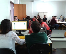Atualmente estão sendo implementados, junto ao CEE, sete processos de renovação do reconhecimento do Ensino Fundamental anos finais (6º ao 9º ano) e Ensino Médio em seis escolas da rede estadual, nos NREs de Curitiba, Área Metropolitana Sul e Área Metropolitana Norte, utilizando o Sistema Processos On Line