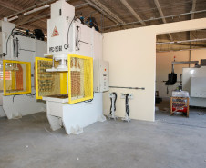 A partir do dia 29 de fevereiro, quando inicia o ano letivo de 2016, os estudantes da rede estadual de ensino e a comunidade escolar terão duas opções inéditas para a formação profissional gratuita. Em Cascavel, no Oeste, a novidade será o curso técnico em Móveis, ofertado pelo Centro Estadual de Educação Profissional Pedro Boaretto Neto. Na Capital, a novidade é o curso técnico em Biotecnologia, que será oferecido pelo Centro Estadual de Educação Profissional de Curitiba.