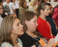 Encontro reuniu professores, alunos e funcionários das escolas públicas de Curitiba para celebrar data do dia 24, escolhida como Dia do Rio.