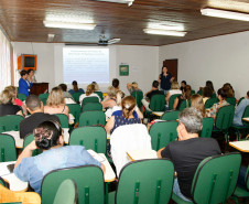 A nova turma do Programa de Desenvolvimento Educacional (PDE) inicia as atividades na próxima segunda-feira (22) com algumas novidades. O curso terá duração de dois anos, de acordo com o calendário escolar. Os professores da rede estadual de ensino participam das atividades da Semana Pedagógica, que acontece entre 22 e 24 deste mês e, em seguida, iniciam os cursos previstos no Programa.