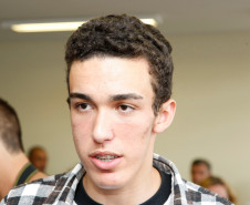 “O nosso trabalho agora é compartilhar as informações necessárias para combatermos o mosquito dentro da escola, em nossas casas e nosso bairro, através das redes sociais ou em conversas pessoalmente”, disse o aluno Luan Azevedo, 17 anos, do 3° ano do ensino médio, presidente do Grêmio Estudantil.