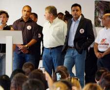 As escolas municipais e estaduais do Paraná iniciaram nesta sexta-feira (19) a campanha nacional de combate ao mosquito Aedes aegypti, transmissor da dengue, zika e chikungunya