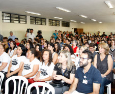 As escolas municipais e estaduais do Paraná iniciaram nesta sexta-feira (19) a campanha nacional de combate ao mosquito Aedes aegypti, transmissor da dengue, zika e chikungunya