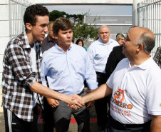 As escolas municipais e estaduais do Paraná iniciaram nesta sexta-feira (19) a campanha nacional de combate ao mosquito Aedes aegypti, transmissor da dengue, zika e chikungunya