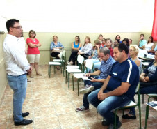 Neste primeiro dia, as atividades foram concentradas nas próprias escolas para que professores e funcionários conheçam as propostas de gestão para o novo ano letivo. Os profissionais também debateram temas relacionados à Educação em Direitos Humanos, Rede de Proteção, Abandono Escolar e Indicadores Educacionais, como as taxas de rendimento e desempenho escolar que darão suporte ao Plano de Ação das escolas. 