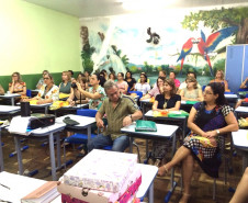 Neste primeiro dia, as atividades foram concentradas nas próprias escolas para que professores e funcionários conheçam as propostas de gestão para o novo ano letivo. Os profissionais também debateram temas relacionados à Educação em Direitos Humanos, Rede de Proteção, Abandono Escolar e Indicadores Educacionais, como as taxas de rendimento e desempenho escolar que darão suporte ao Plano de Ação das escolas. 