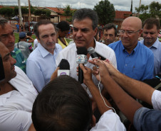 O município de Bandeirantes, no Norte Pioneiro, passa a abrigar um novo Centro Estadual de Educação Profissional. O governador Beto Richa esteve no município nesta quinta-feira (25) para inaugurar a nova escola, que recebeu o nome de Professor Osório Gonçalves Nogueira, um pioneiro e líder na região. É a nona escola de educação profissional entregue pelo governador, desde 2011. É a terceira do Norte Pioneiro.