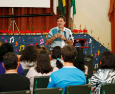 “Ao formarmos referências regionais, poderemos pensar um padrão para o Estado de acordo com o resultado obtido através pelo projeto, respeitando as características de cada escola”, destacou o chefe da coordenação de apoio financeiro à rede escolar, Manoel José Vicente.