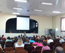 O reforço da participação da comunidade escolar na gestão dos recursos públicos que chegam às unidades de ensino da rede estadual é o foco da terceira fase do projeto Gestão Financeira na Escola, da Secretaria de Estado da Educação. Durante a Semana Pedagógica, foram debatidos os aspectos legais que envolvem a liberação de recursos públicos e a administração financeira coletiva nas escolas estaduais paranaenses.