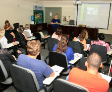 A Secretaria de Estado da Educação promoveu nessa quarta-feira (23), em Curitiba, reunião técnica e pedagógica com professores e técnicos dos Núcleos Regionais de educação da Área Metropolitana Norte, da Área Metropolitana Sul e de Curitiba que atuam com as salas de recursos multifuncionais para altas habilidades/superdotação. Evento integra calendário de formação continuada para os profissionais da educação.