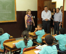 Encontros em Jacarezinho, Cambará e Rolândia buscam verificar realidade das escolas públicas pelo Paraná e ouvir comunidade escolar.