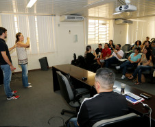 Técnicos pedagógicos do Departamento de Educação Especial (DEE) debateram na última sexta-feira (8) a construção de uma política de fortalecimento do atendimento ofertado pela Secretaria de Estado da Educação aos estudantes surdocegos