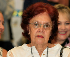 Boas lembranças também estão na memória da ex-estudante e ex-professora do Instituto Iderle Monteiro de Araújo. Em 1956, ela entrou na instituição e lá foi aluna de Helena Kolody. Em 1964 retornou para lecionar a disciplina de Didática e Prática da Comunicação e Expressão para os estudantes do magistério. “Eu ensinava às estudantes que era preciso fazer com que as crianças não apenas aprendessem a ler, mas que gostassem de ler”, relembrou.