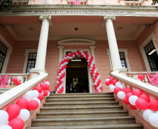 O Instituto de Educação do Paraná Professor Erasmo Pilotto, unidade localizada no Centro de Curitiba, comemora nesta quarta-feira (12) 140 anos de contribuição para a educação paranaense. Para marcar a data, durante os três turnos são promovidas diversas atividades, com apresentações artísticas e culturais. A comemoração está aberta à comunidade, contribuindo assim para aproximar as famílias da escola, que é a quinta mais antiga do Estado.