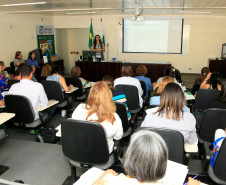 A Secretaria da Educação do Paraná promoveu nessa quarta-feira (13) reunião técnica pedagógica com cerca de 50 professores, que atuam nas escolas estaduais regulares de Curitiba, como Professor de Apoio Educacional Especializado a estudantes com Transtorno de Espectro Autista.