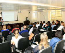A Secretaria da Educação do Paraná promoveu nessa quarta-feira (13) reunião técnica pedagógica com cerca de 50 professores, que atuam nas escolas estaduais regulares de Curitiba, como Professor de Apoio Educacional Especializado a estudantes com Transtorno de Espectro Autista.