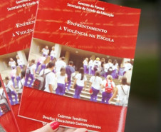 Profissionais da educação se encontram para tratar do assunto de acordo com realidade se seus estabelecimentos de ensino.
