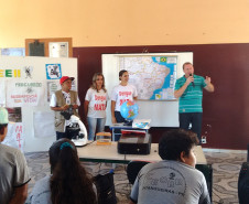 As escolas estaduais promovem diversas atividades para enfrentar o Aedes aegypti, o mosquito transmissor de doenças como zika, chikungunya e dengue. Além do trabalho de conscientização sobre os cuidados necessários no combate ao inseto, as ações trazem novos conhecimentos e uma aproximação com a comunidade escolar.