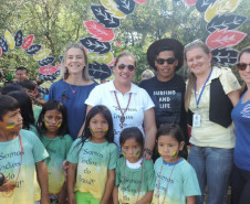 As 37 escolas estaduais indígenas do Paraná realizam nesta semana muitas atividades culturais, artísticas, artesanais e culinárias para comemorar o Dia do Índio (19 de Abril). As ações envolvem alunos, professores, pais e a comunidade.