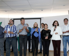 O governador Beto Richa inaugurou nesta quinta-feira (5) o Centro Estadual de Educação Profissional (Ceep) Professor Miguel Carlos Parolo, em Pitanga, Região Central do Paraná. O Ceep, que recebeu investimentos de R$ 7,3 milhões por meio de parceria entre o Estado e o Ministério da Educação, tem capacidade para atender 1.200 estudantes. A secretária de Estado da Educação, professora Ana Seres, participou da solenidade.