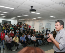 O governador Beto Richa inaugurou nesta quinta-feira (5) o Centro Estadual de Educação Profissional (Ceep) Professor Miguel Carlos Parolo, em Pitanga, Região Central do Paraná. O Ceep, que recebeu investimentos de R$ 7,3 milhões por meio de parceria entre o Estado e o Ministério da Educação, tem capacidade para atender 1.200 estudantes. A secretária de Estado da Educação, professora Ana Seres, participou da solenidade.