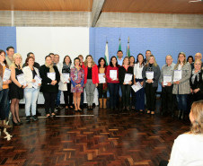 Professores de escolas estaduais e municipais de Curitiba que trabalham com estudantes do 5° e 6° ano do ensino fundamental começaram nesta sexta-feira (6) um curso de formação integrada entre as duas redes de ensino
