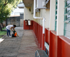 As 2,1 mil escolas da rede pública estadual já podem movimentar, nesta segunda-feira (16), a terceira cota consumo de recursos transferidos pelo Governo do Estado por meio do Programa Fundo Rotativo. A cota consumo, no valor de R$ 3,9 milhões, é destinada à aquisição de material de expediente, limpeza e itens esportivos, por exemplo.