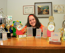Izabel é a atual vice-campeã brasileira de lançamento de dardo do campeonato promovido pela Associação Brasileira de Desportos para os Deficientes Intelectuais (ABDEM)