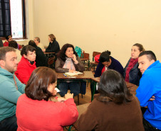 Os profissionais que atuam na rede estadual de ensino participam nesta segunda-feira (30) de cursos, palestras e oficinas para a formação continuada oferecida pela Secretaria de Estado da Educação. 