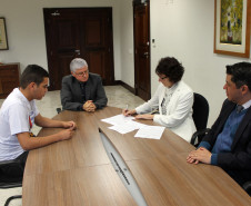 Antes do encontro com o governador os estudantes tiveram reunião com o chefe da Casa Civil, Valdir Rossoni, e a secretária da Educação, Ana Seres na Casa Civil, quando firmaram um acordo para que não haja novas ocupações de escolas. Também participaram desta reunião os deputados estaduais Hussein Bakri e Professor Lemos, que integram a Comissão de Educação da Assembleia Legislativa.