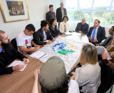 Antes do encontro com o governador os estudantes tiveram reunião com o chefe da Casa Civil, Valdir Rossoni, e a secretária da Educação, Ana Seres na Casa Civil, quando firmaram um acordo para que não haja novas ocupações de escolas. Também participaram desta reunião os deputados estaduais Hussein Bakri e Professor Lemos, que integram a Comissão de Educação da Assembleia Legislativa.
