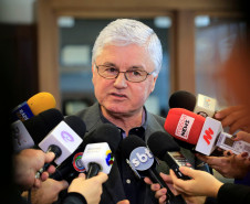 Antes do encontro com o governador os estudantes tiveram reunião com o chefe da Casa Civil, Valdir Rossoni, e a secretária da Educação, Ana Seres na Casa Civil, quando firmaram um acordo para que não haja novas ocupações de escolas. Também participaram desta reunião os deputados estaduais Hussein Bakri e Professor Lemos, que integram a Comissão de Educação da Assembleia Legislativa.