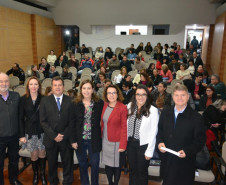 As ações do Projeto Criança e Adolescente Protegidos começaram em 20 municípios, garantindo a emissão da carteira de identidade a estudantes matriculados nas escolas públicas estaduais e municipais do Paraná. O projeto é desenvolvido pelo Governo do Paraná, por meio da Secretaria de Estado da Justiça, em parceria com o Tribunal de Justiça e secretarias de Estado. As ações serão feitas nas primeiras sextas-feiras de cada mês.
